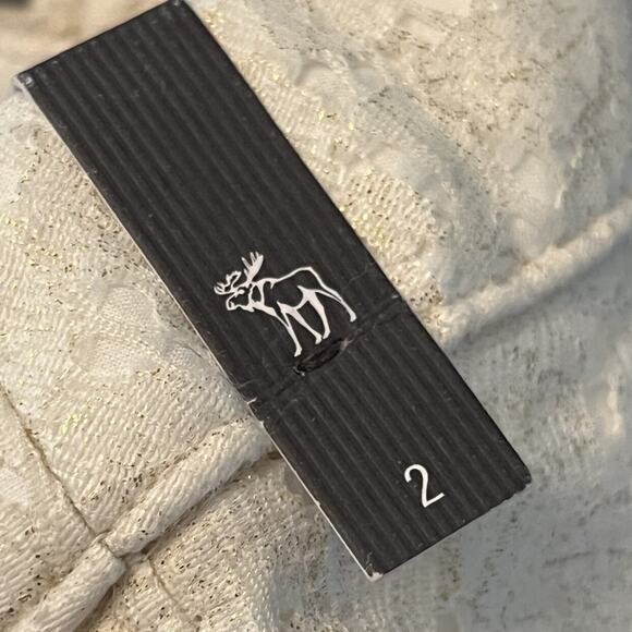 Abercrombie & Fitch NWT Lace Overlay White Shorts. Size 2 - Picture 5 of 6